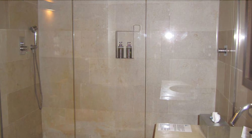 Imagen de la habitación del Hotel Marè Resort. Foto 14