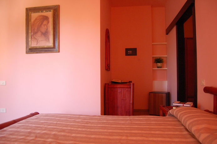 Imagen de la habitación del Hotel Marelba. Foto 7