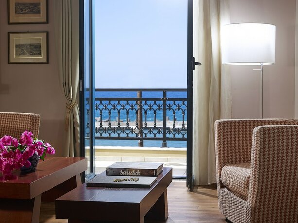 Imagen de la habitación del Hotel Marelina Villas. Foto 15
