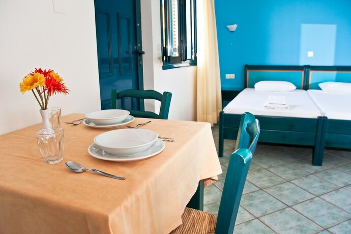 Imagen de la habitación del Hotel Marelina Villas. Foto 19
