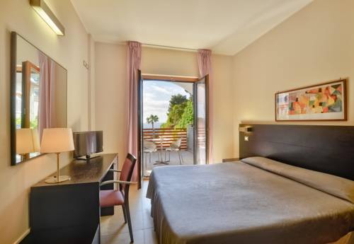 Imagen de la habitación del Hotel Mareluna. Foto 11