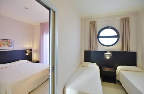 Imagen de la habitación del Hotel Mareluna. Foto 13