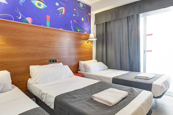 Imagen de la habitación del Hotel Maremagnum Lloret. Foto 8
