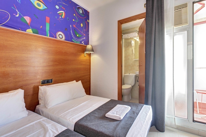 Imagen de la habitación del Hotel Maremagnum Lloret. Foto 10