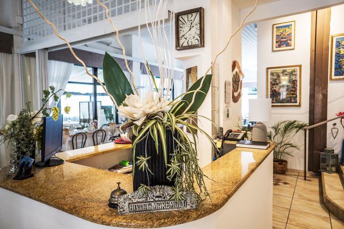Imagen de los interiores del Hotel Maremola. Foto 20