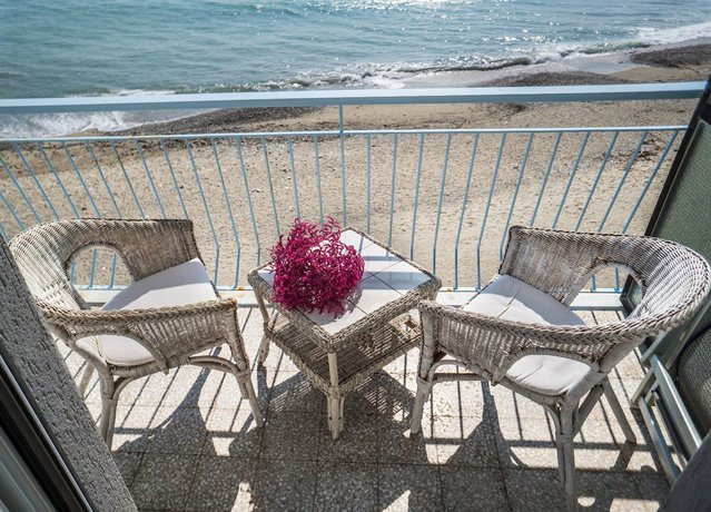 Imagen de la habitación del Hotel Maremola. Foto 12