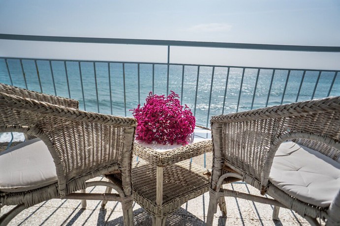 Imagen de la habitación del Hotel Maremola. Foto 18