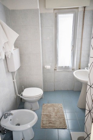 Imagen de la habitación del Hotel Maremola, Pietra Ligure. Foto 14