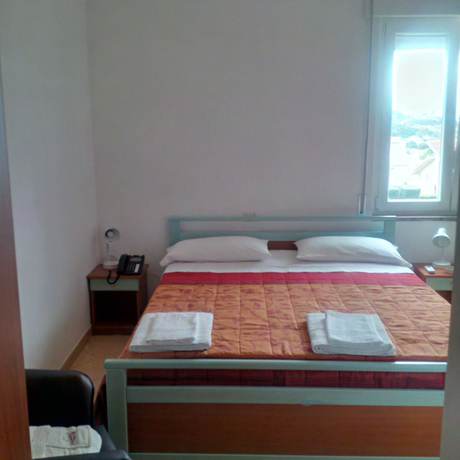 Imagen de la habitación del Hotel Maremonti, Joppolo. Foto 2