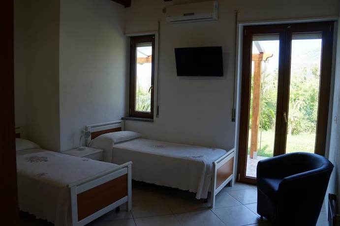 Imagen de la habitación del Hotel Maremonti, Joppolo. Foto 5