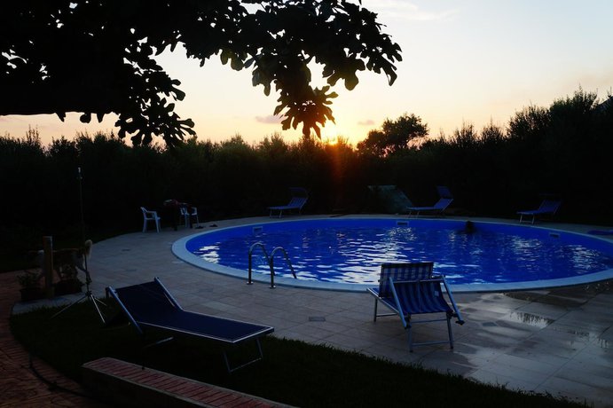 Imagen de la piscina del Hotel Maremonti, Joppolo. Foto 19