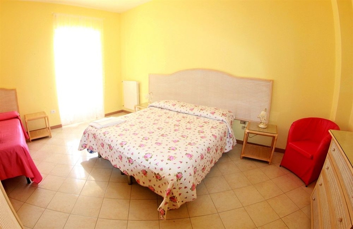 Imagen de la habitación del Hotel Maremonti, Panza. Foto 6
