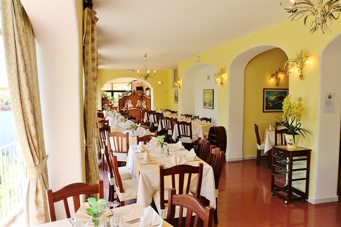 Imagen del bar/restaurante del Hotel Maremonti, Panza. Foto 4