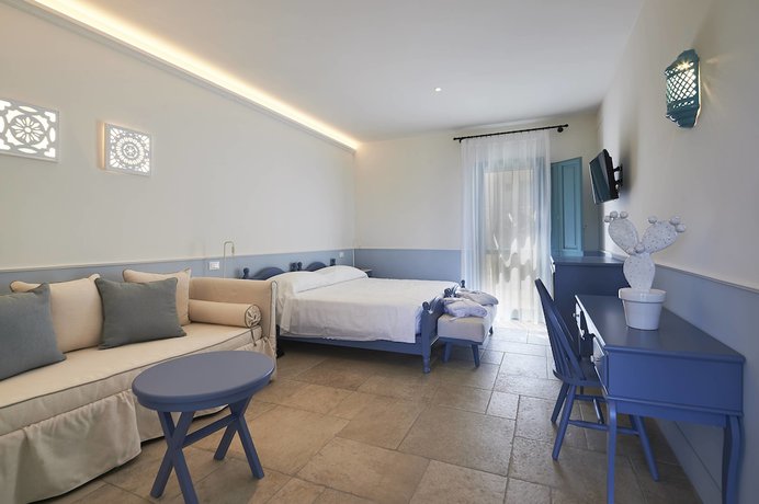 Imagen de la habitación del Hotel Marenea Suite. Foto 2