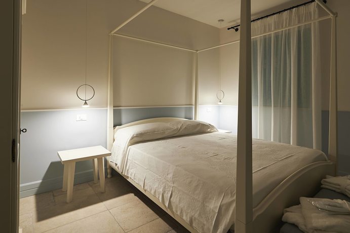 Imagen de la habitación del Hotel Marenea Suite. Foto 4