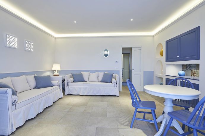 Imagen de la habitación del Hotel Marenea Suite. Foto 18