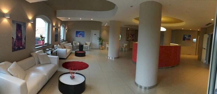 Imagen de los interiores del Hotel Mareneve Resort. Foto 13