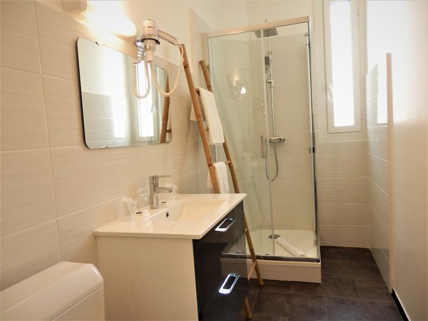 Imagen de la habitación del Hotel Marengo. Foto 14