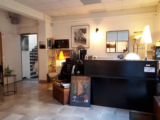 Imagen de los interiores del Hotel Marengo. Foto 20