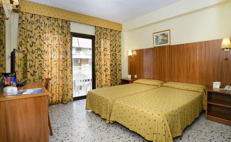 Imagen de la habitación del Hotel Mareny. Foto 12