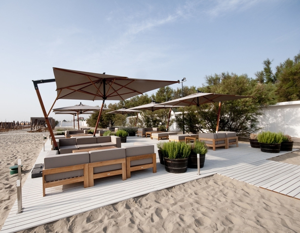 Imagen de los exteriores del Hotel Marepineta Resort. Foto 6