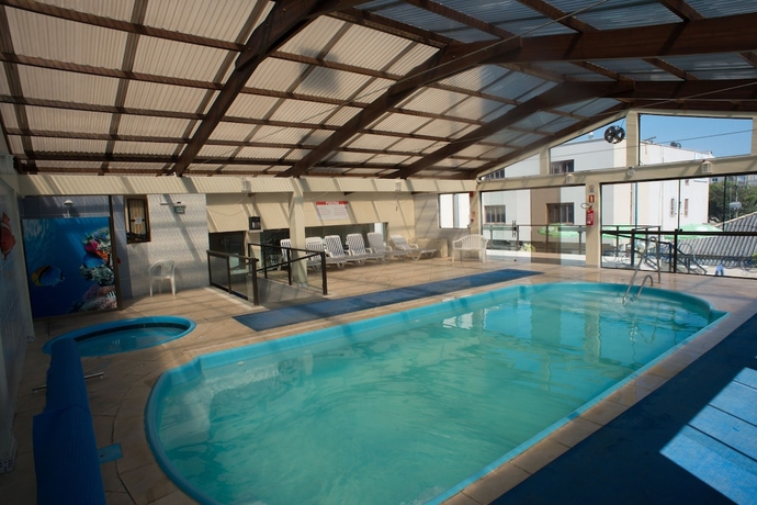 Imagen de la piscina del Hotel Mares Do Sul. Foto 17