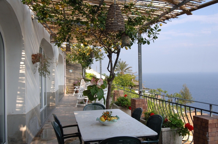 Imagen general del Hotel Maresca Praiano. Foto 2