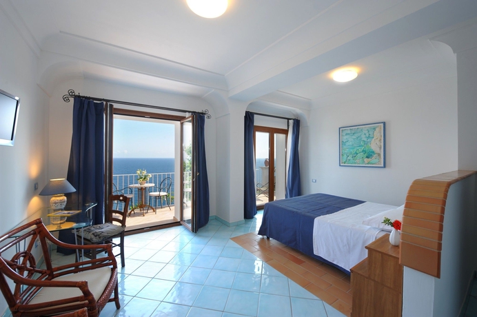 Imagen de la habitación del Hotel Maresca Praiano. Foto 12