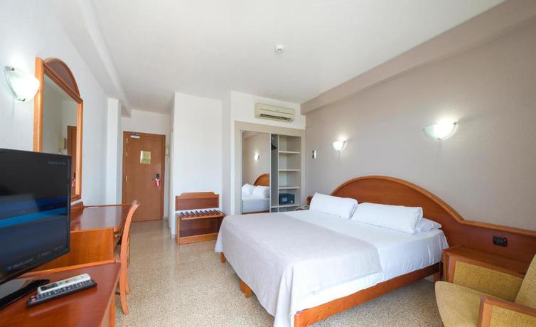 Imagen de la habitación del Hotel Marfil. Foto 7