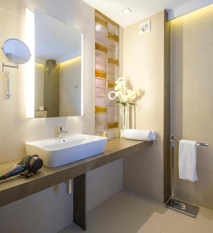 Imagen de la habitación del Hotel Marfil. Foto 8