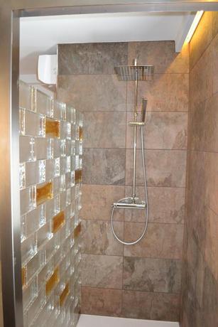 Imagen de la habitación del Hotel Marfil. Foto 10