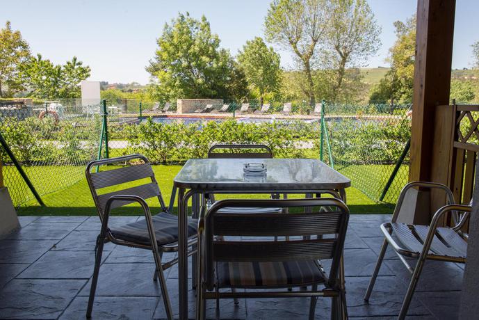 Imagen de los exteriores del Hotel Marfrei. Foto 9