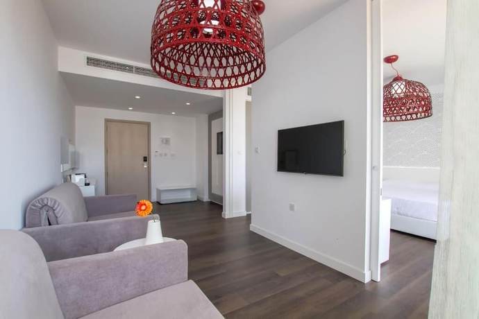 Imagen de la habitación del Hotel Margadina Lounge. Foto 10