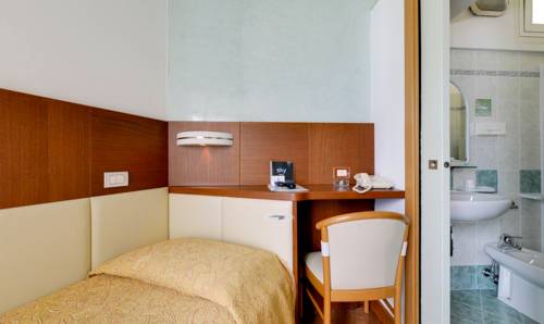 Imagen de la habitación del Hotel Margareth. Foto 7