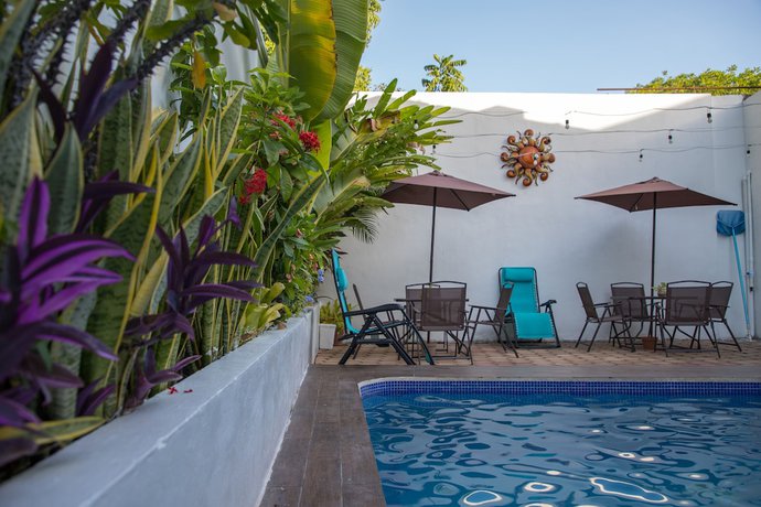 Imagen de la piscina del Hotel Margarett. Foto 19
