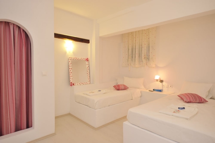Imagen de la habitación del Hotel Margarita Studios Ambelas. Foto 6