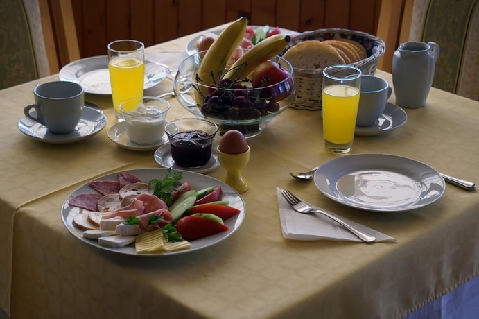 Imagen del bar/restaurante del Hotel Margarita, Trakata. Foto 4