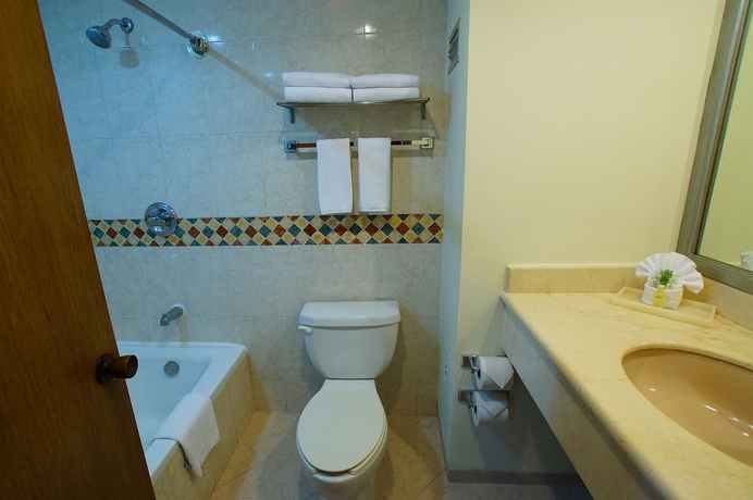 Imagen de la habitación del Hotel Margaritas Cancun. Foto 10