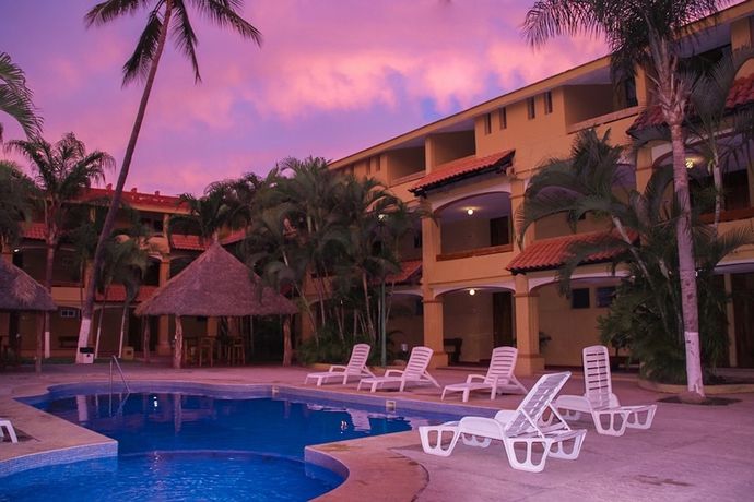 Imagen de la piscina del Hotel Margaritas. Foto 16