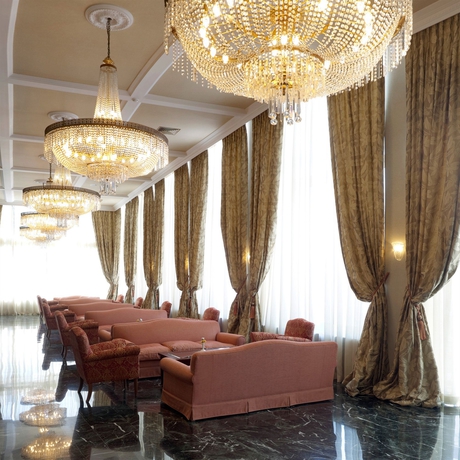 Imagen de los interiores del Hotel Margarona Royal. Foto 4