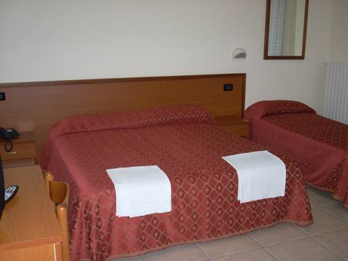 Imagen de la habitación del Hotel Margherita, San Giovanni Rotondo. Foto 4