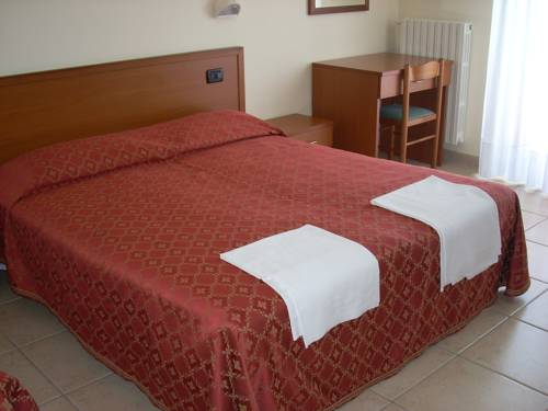 Imagen de la habitación del Hotel Margherita, San Giovanni Rotondo. Foto 7