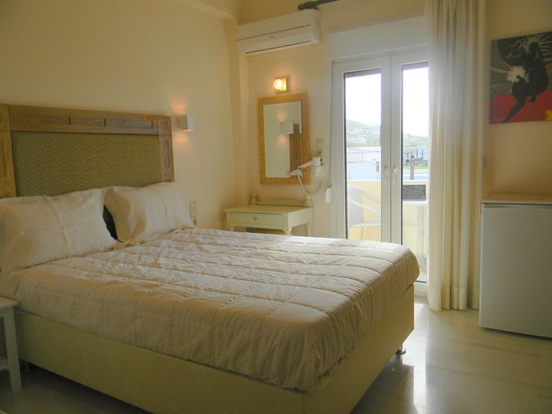 Imagen de la habitación del Hotel Margo Studios. Foto 3