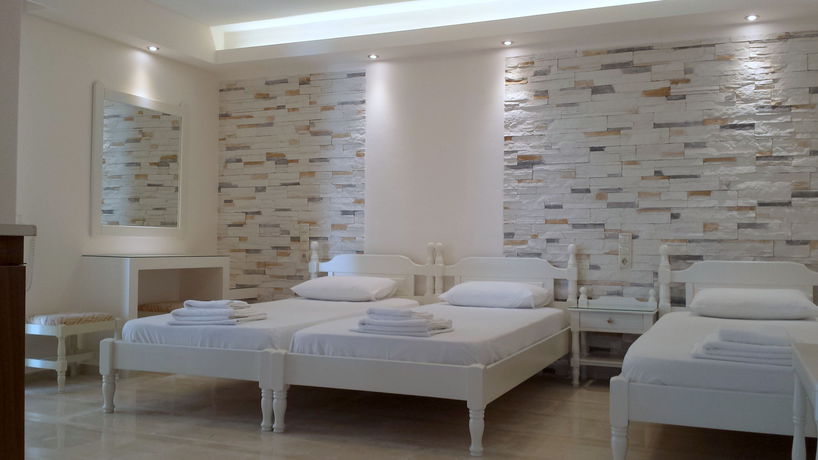 Imagen de la habitación del Hotel Margo Studios. Foto 4