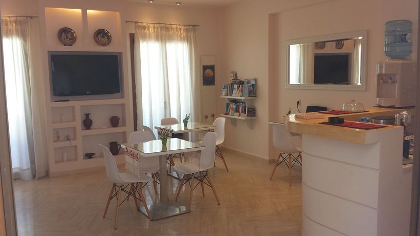 Imagen de los interiores del Hotel Margo Studios. Foto 16