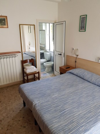 Imagen de la habitación del Hotel Margot, Lido Di Camaiore. Foto 16