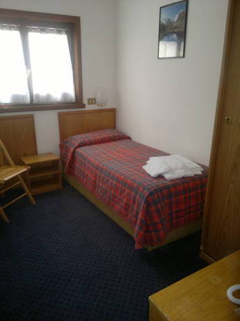 Imagen de la habitación del Hotel Marguareis. Foto 3