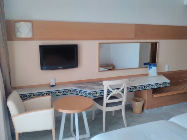 Imagen de la habitación del Hotel Marhaba Palace. Foto 7