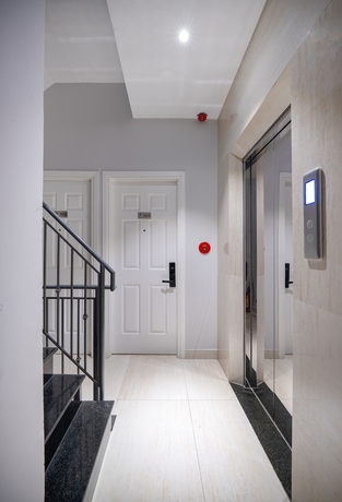 Imagen de los interiores del Hotel Mari By Connek. Foto 16