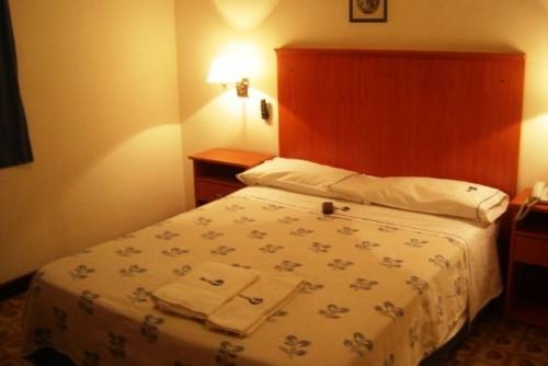 Imagen de la habitación del Hotel Mari Plaza Hotel. Foto 14